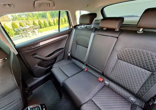 Skoda Superb cena 60900 przebieg: 254100, rok produkcji 2016 z Miasteczko Śląskie małe 596